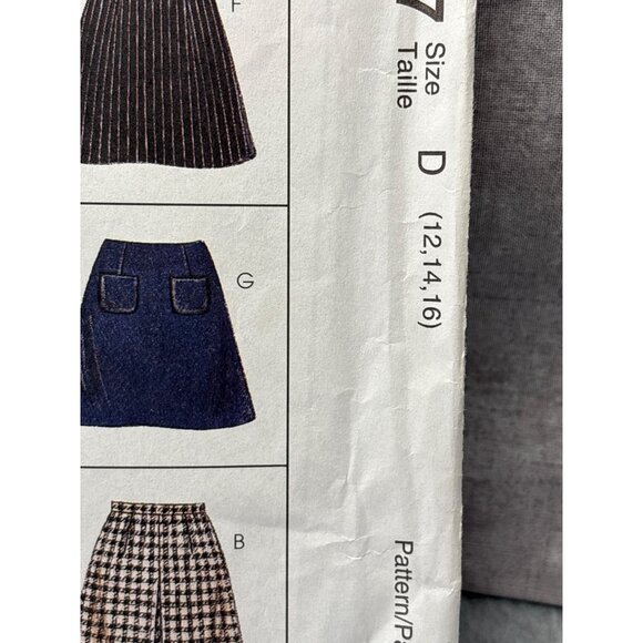 McCalls 7777 Skirt Pattern 12 14 16 A-Line Pleated Uncut 1995 - Picture 2 of 9